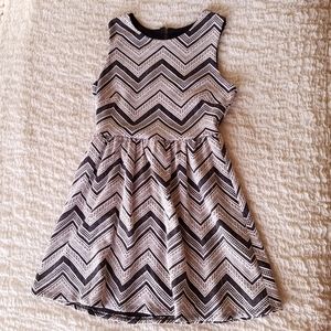 Honey Punch Sleeveless Chevron Zig-zag Knit Dress
